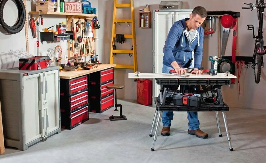 Складаний стіл-верстак Keter Folding Work Table Pro з 2 струбцинами 85&times;55&times;75,5 см 237005 фото